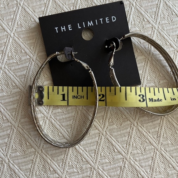 The Limited Silvertone Hoop Pierced Earrings NWT - Picture 5 of 10